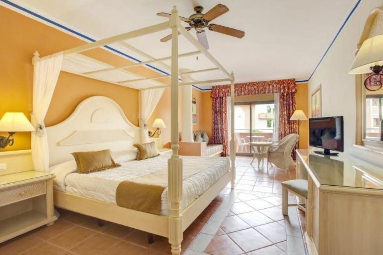 Bahia Principe Grand Bavaro Punta Cana Exterior foto A room at the Iberostar Grand Hotel at Playa del Inglés, Gran Canaria