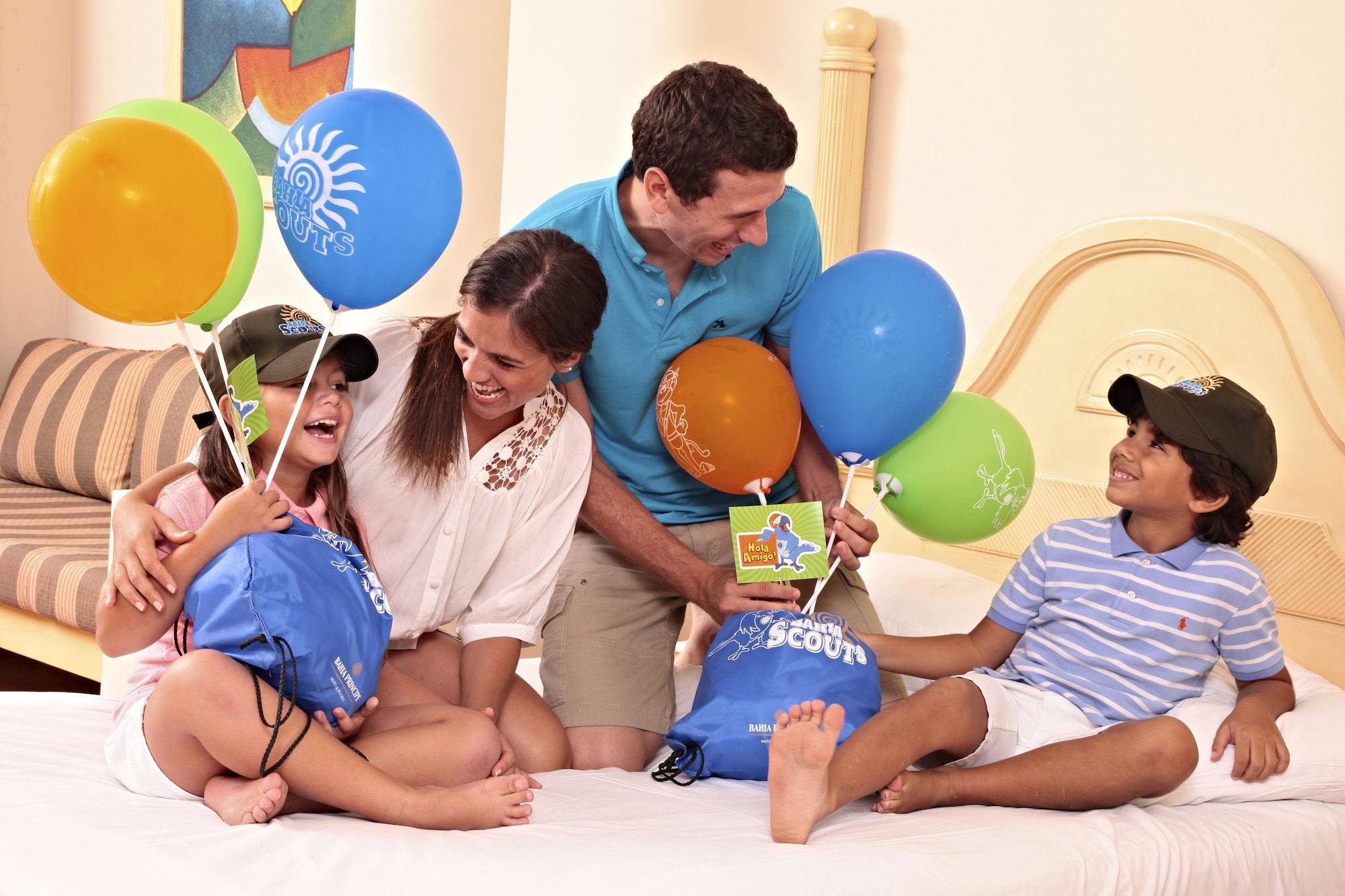 Bahia Principe Grand Bavaro Punta Cana Exterior foto Family at the resort